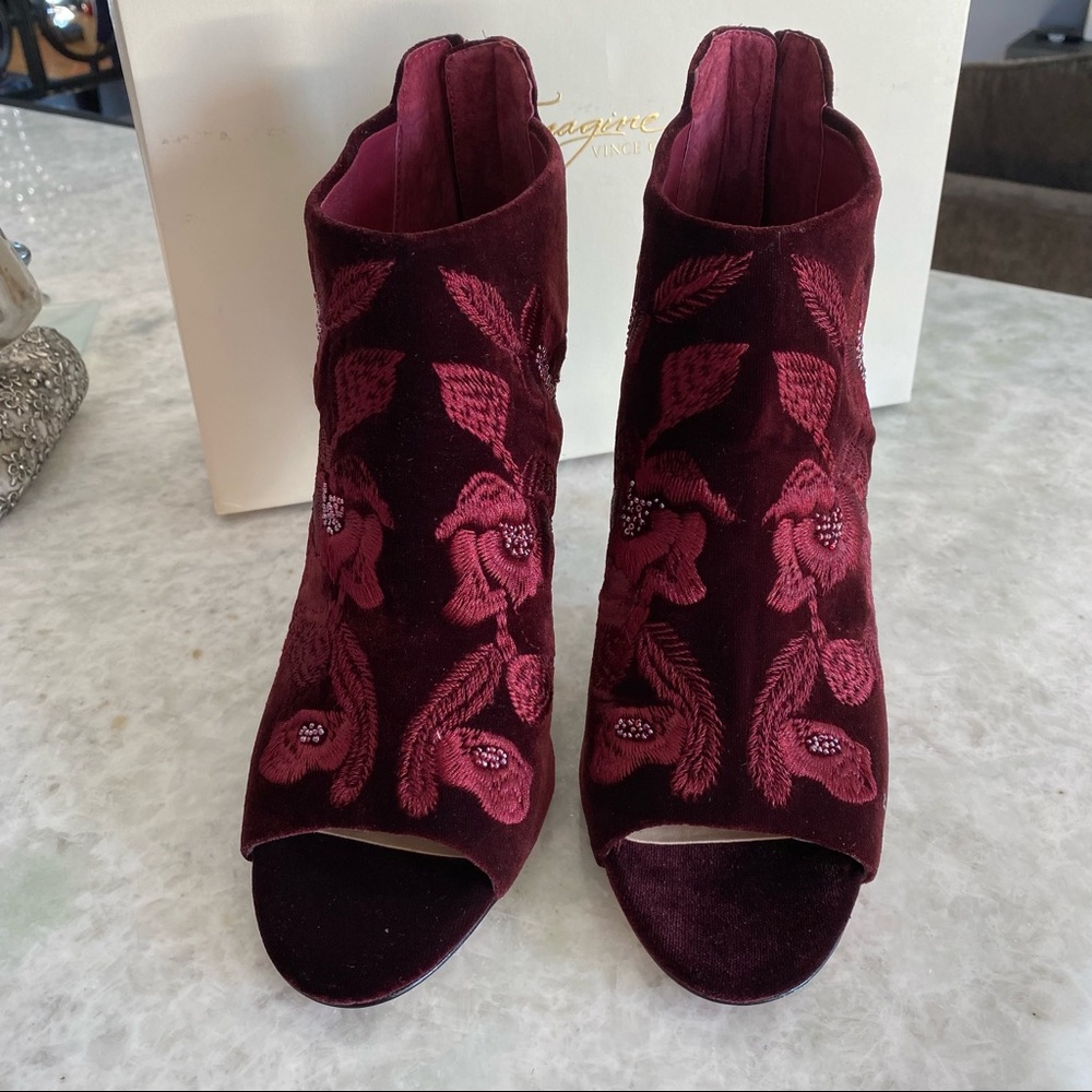 NIB Vince camuto sequin boots - Picture 3 of 4
